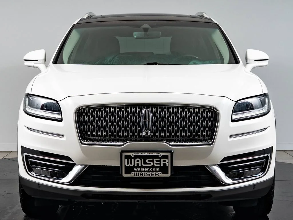 Used 2020 Pristine White Lincoln Reserve image 2