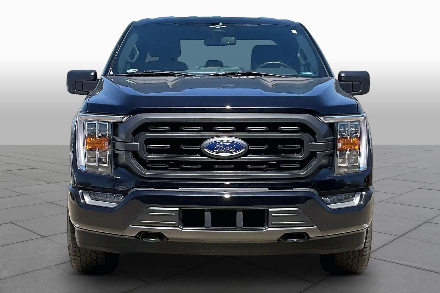 Used 2023 Agate Black Metallic Ford XLT image 6