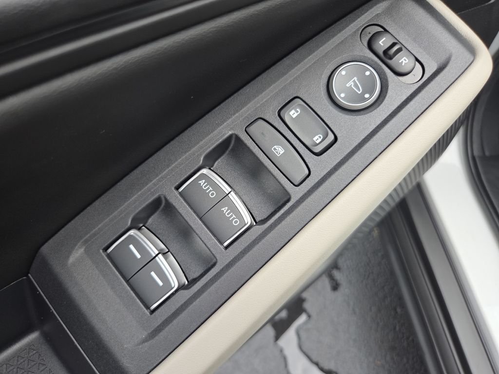 2025 Honda Accord SE - Photo 28