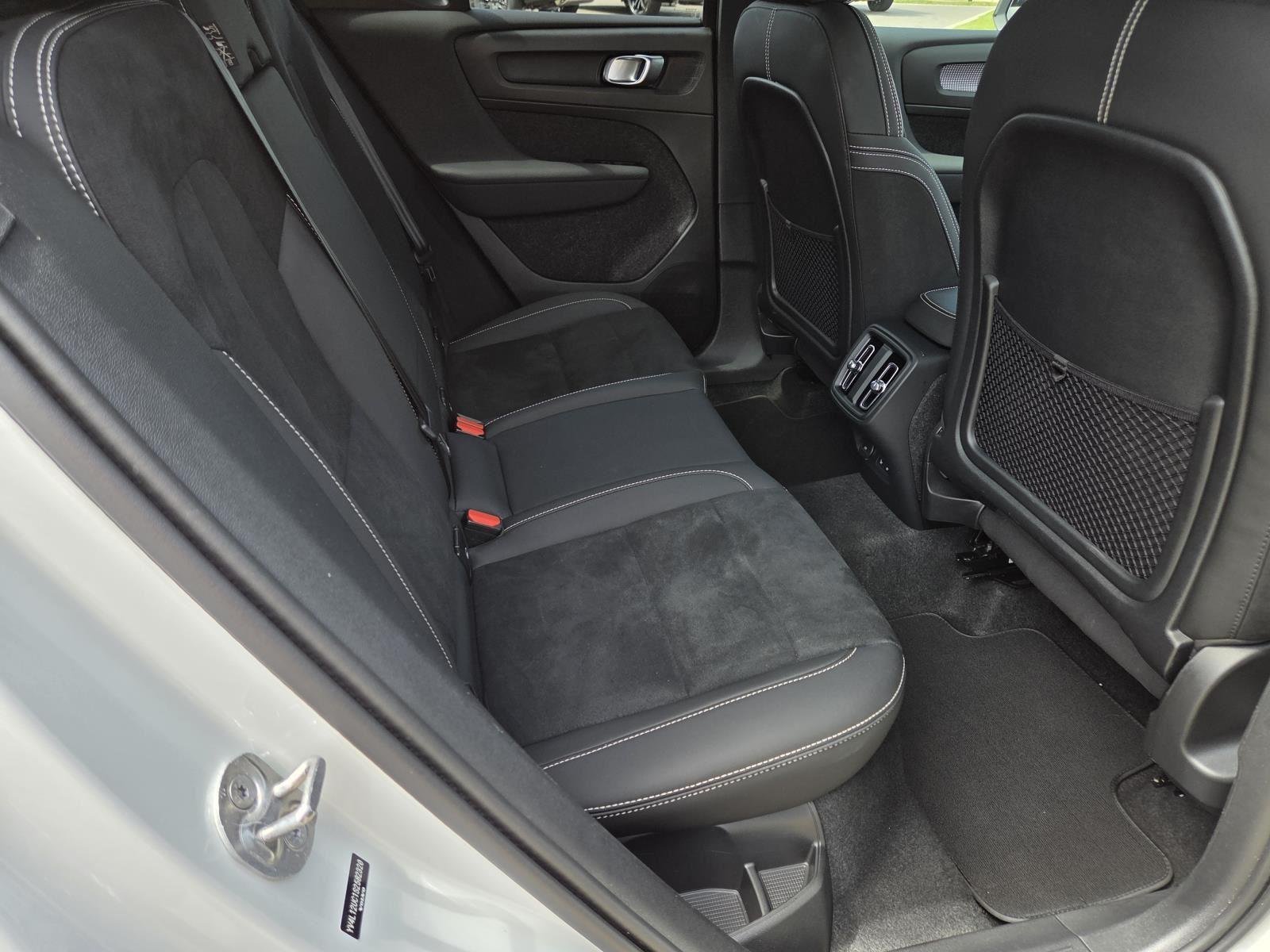 Used 2025 Crystal White Pearl Volvo Plus Dark Theme image 38