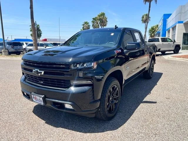 Used 2022 BLACK Chevrolet RST image 3