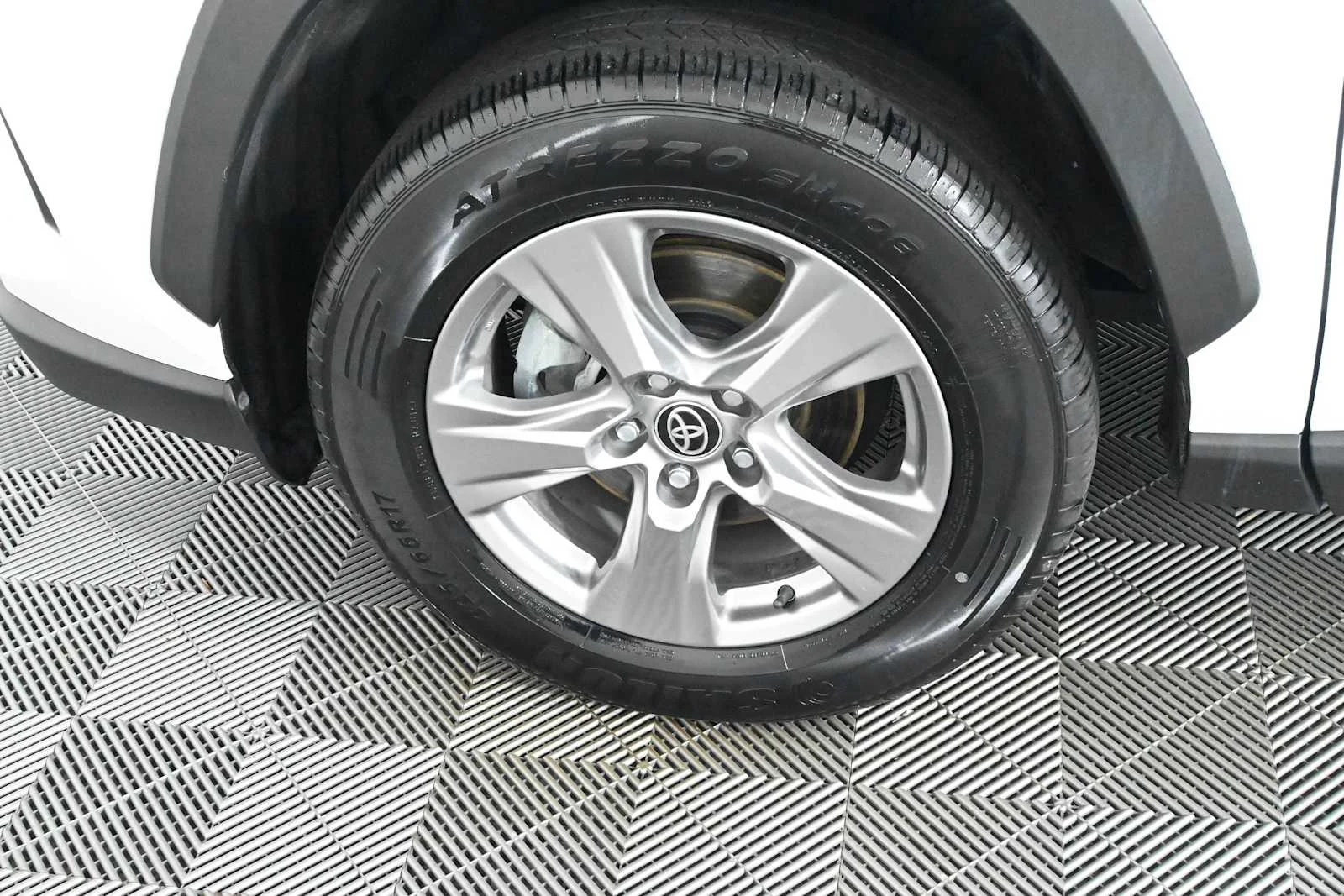 Used 2024 Ice Cap Toyota XLE image 27