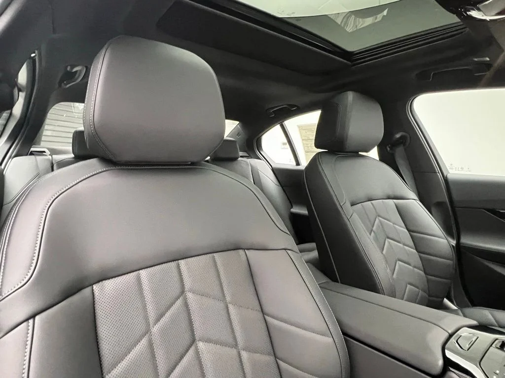 New 2027 Black Sapphire Metallic BMW 530i xDrive image 7
