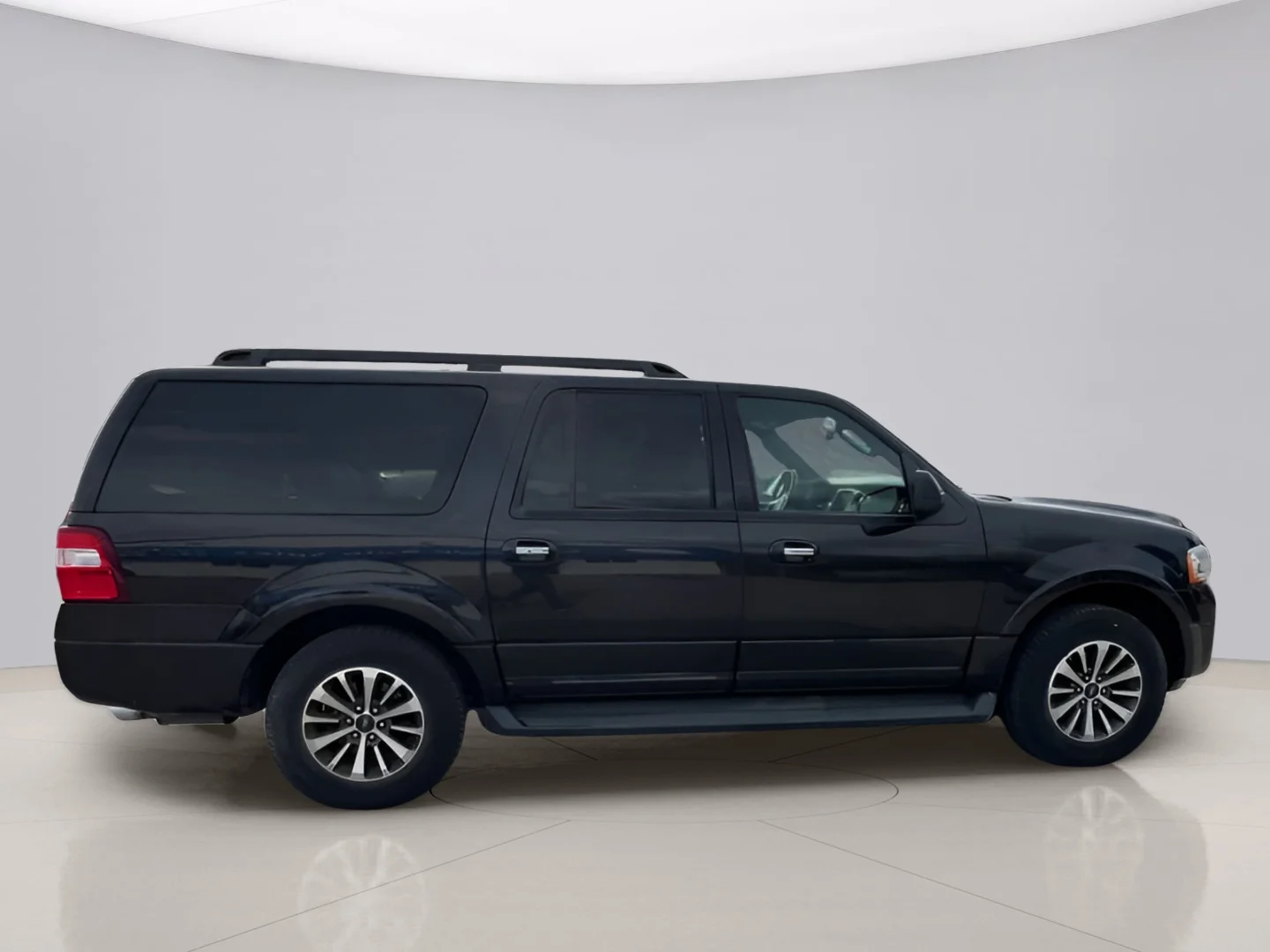 Used 2015 Black Ford XLT image 9