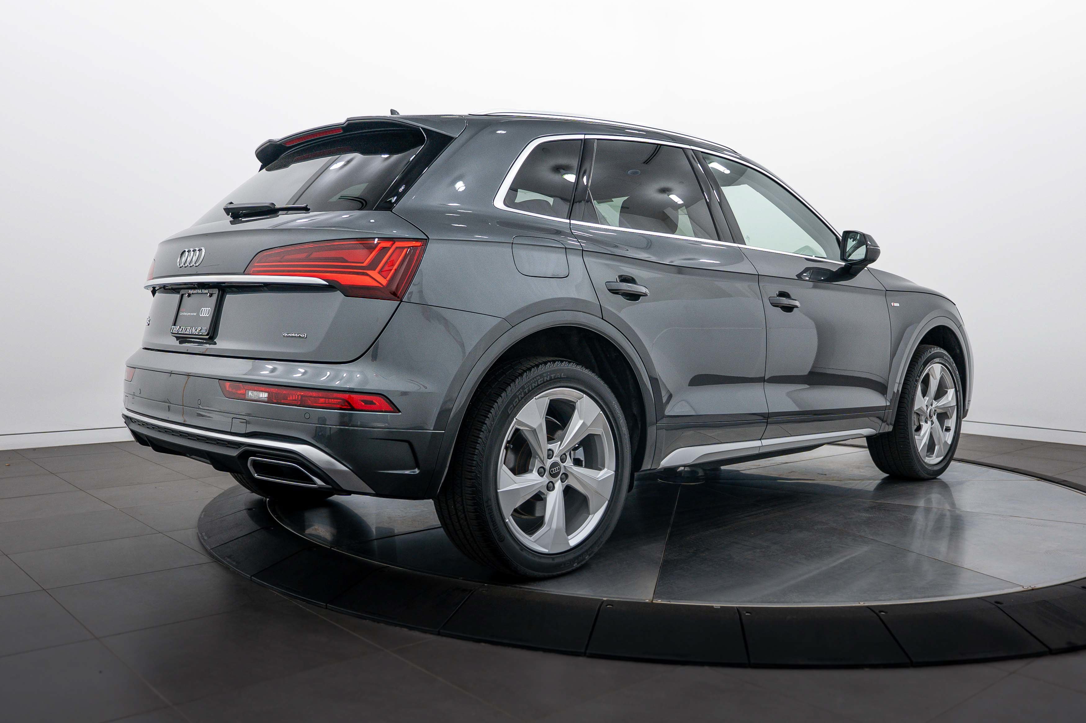 Certified Used 2023 Daytona Gray Pearl Effect Audi S line Premium Plus image 4