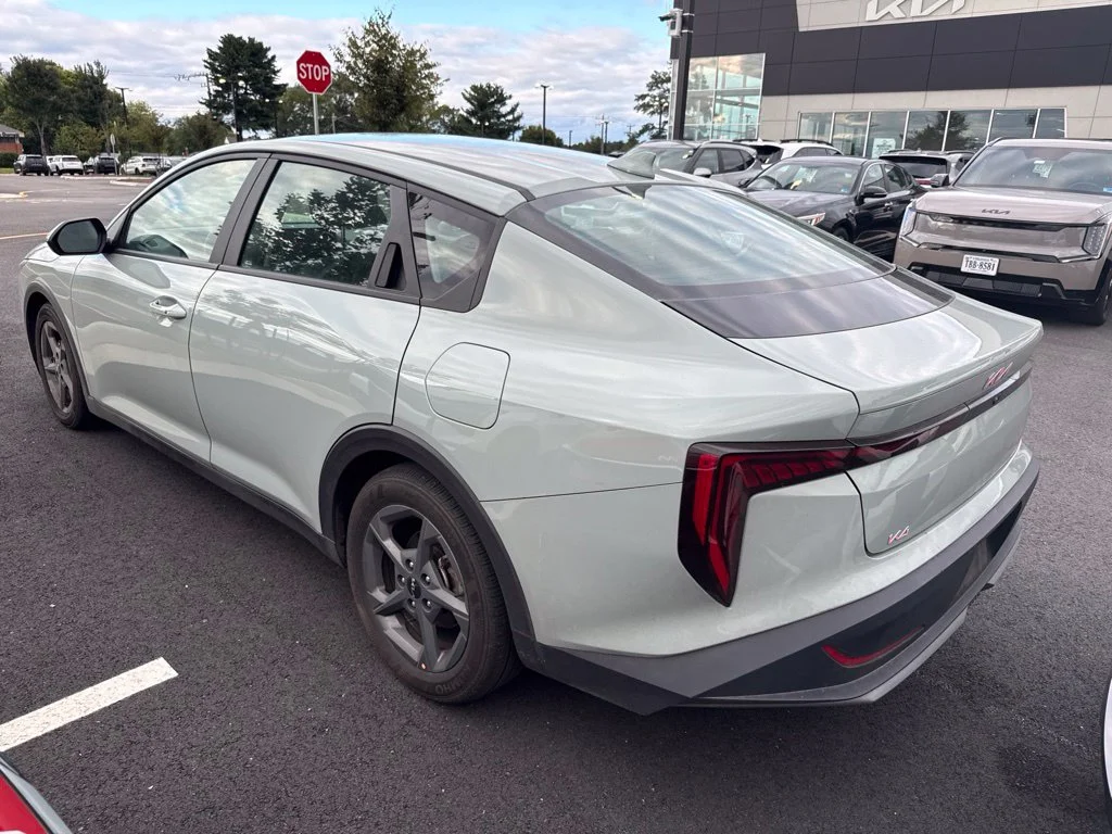 Used 2025 Blue Kia LXS image 6