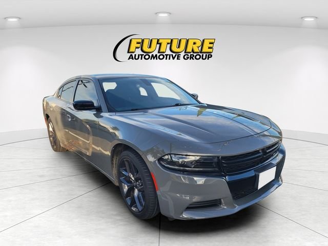 Used 2023 Gray Dodge SXT image 1