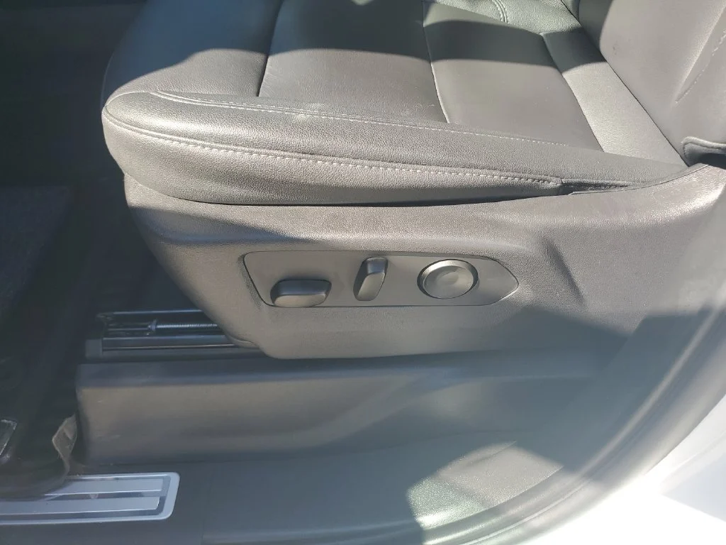 Used 2024 Summit White Chevrolet RST image 27