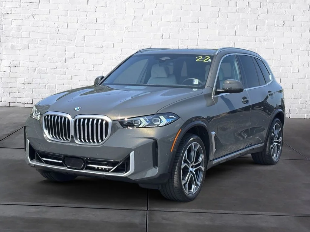 Used 2026 Gray BMW sDrive40i image 2