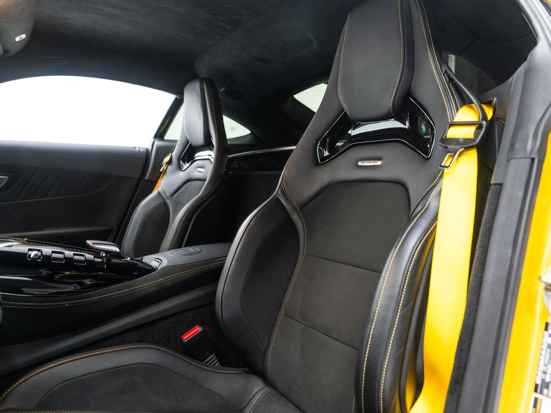 Used 2020 AMG Solarbeam Yellow Metallic Mercedes-Benz R image 29