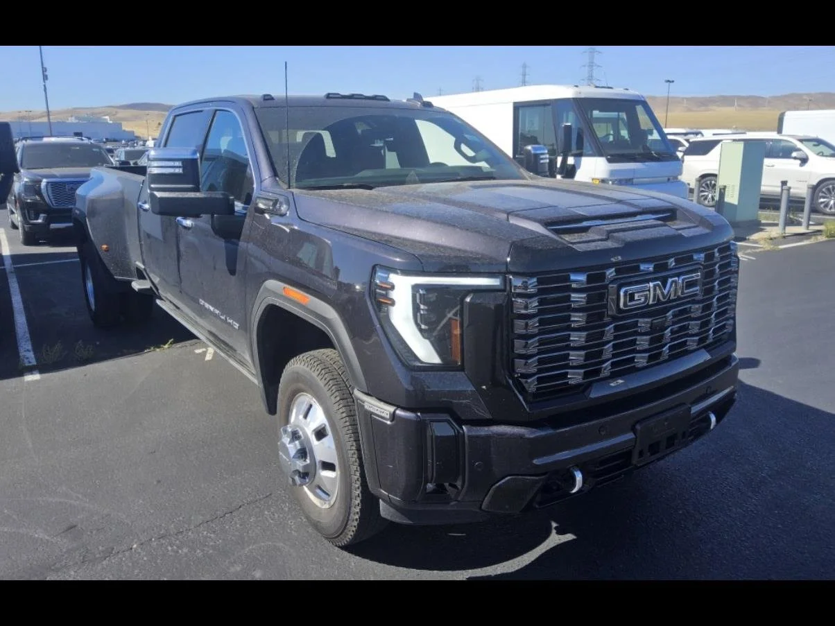 Used 2025 Titanium Rush Metallic GMC Denali Ultimate DRW image 4