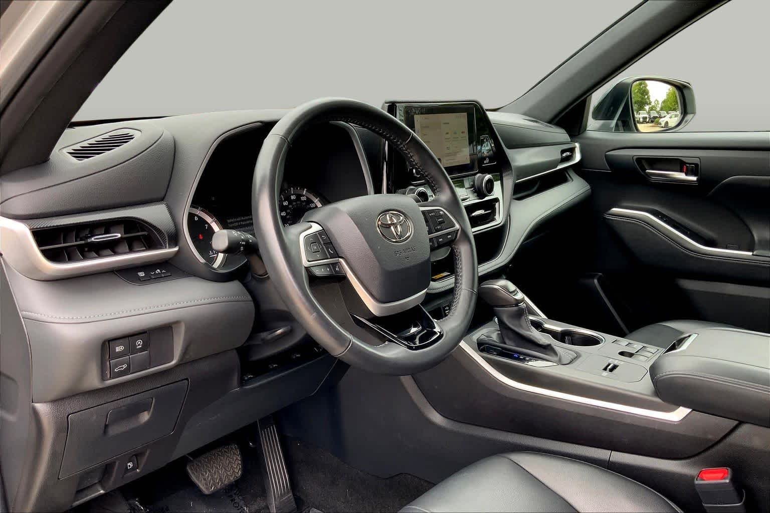 2024 Toyota Highlander XSE - Photo 18