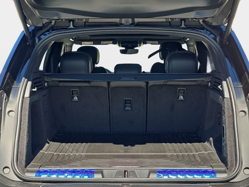 New 2027 Santorini Black LAND ROVER Dynamic SE P400 image 12