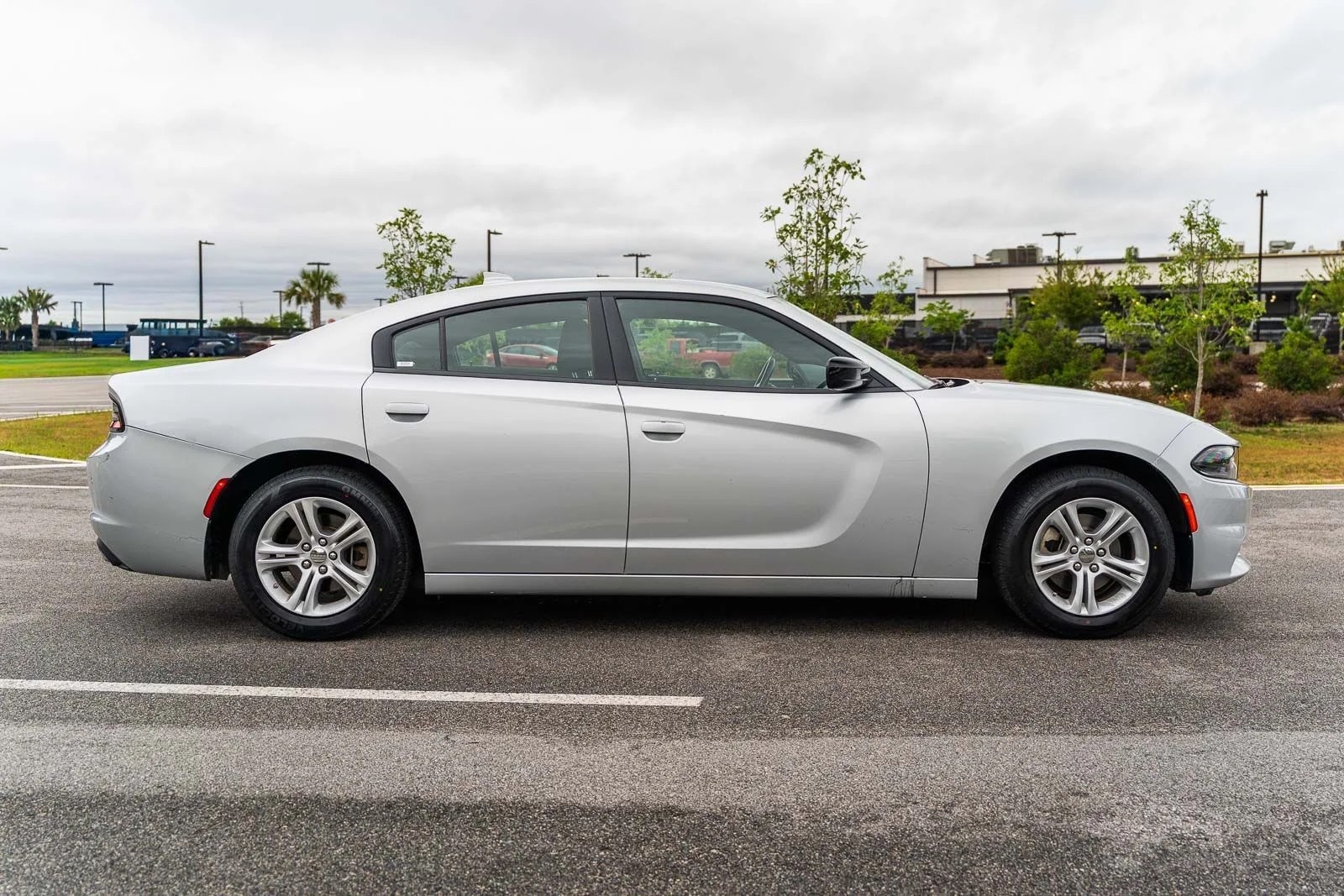 Used 2023 Silver Dodge SXT image 7