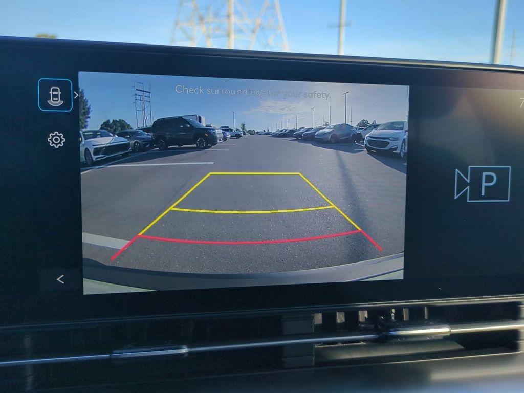 New 2027 Green Hyundai SE FWD image 24