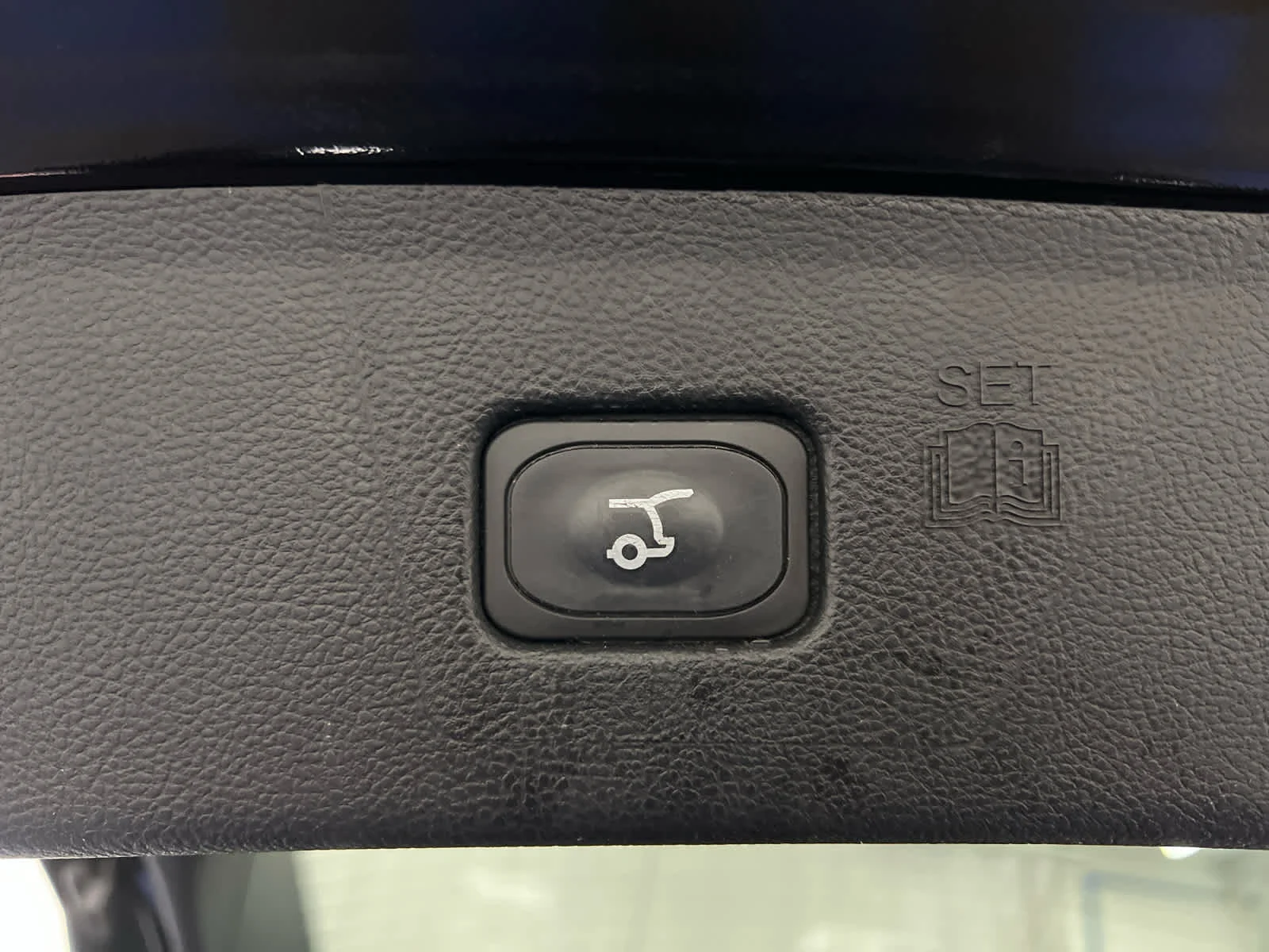 Used 2023 Agate Black Metallic Ford SEL image 4