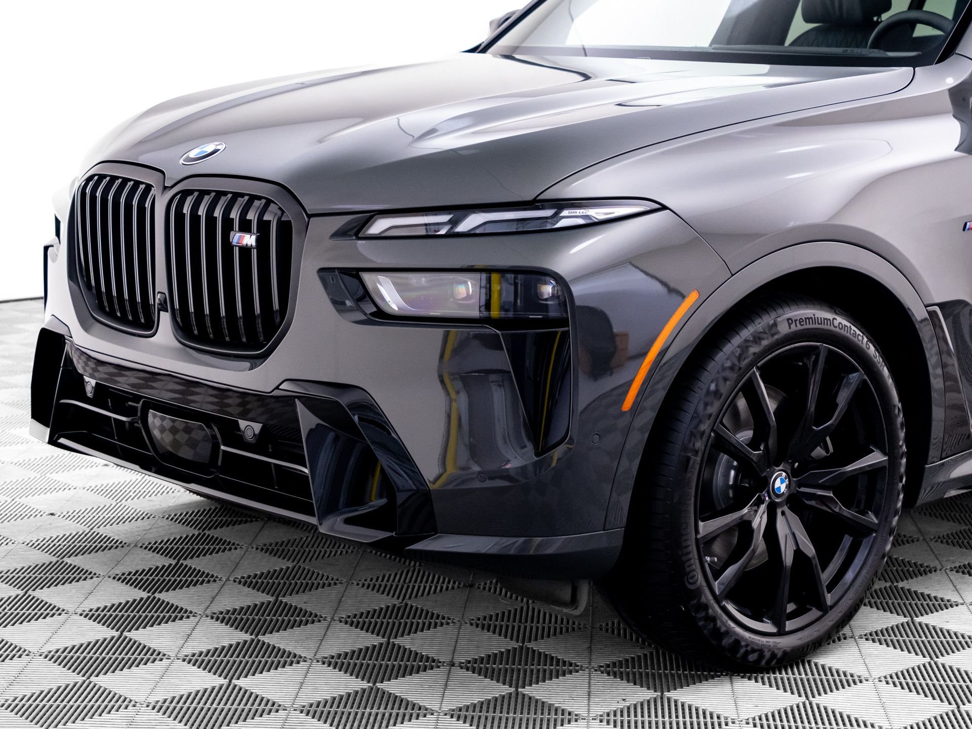 New 2027 Dravit Grey Metallic BMW M60i image 38