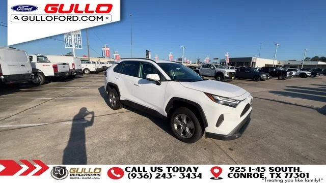 Certified Used 2025 Ice Toyota XLE image 2