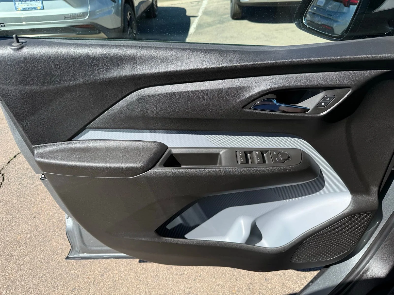 2027 Chevrolet Bolt RS - Photo 11
