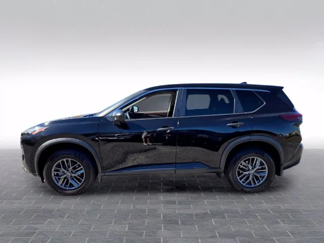 Used 2021 Black Nissan S image 4