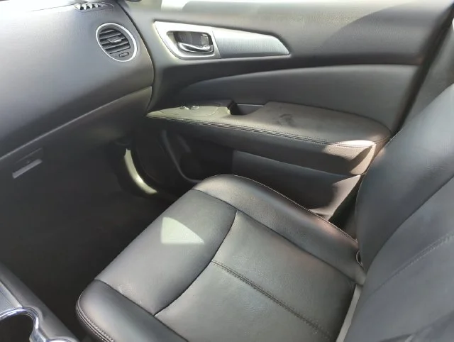 Used 2019 Brown Nissan SL image 29