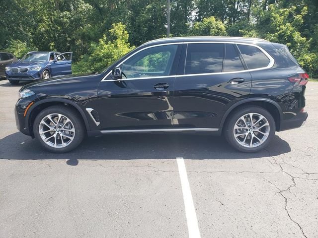 New 2026 Black Sapphire Metallic BMW xDrive40i image 2