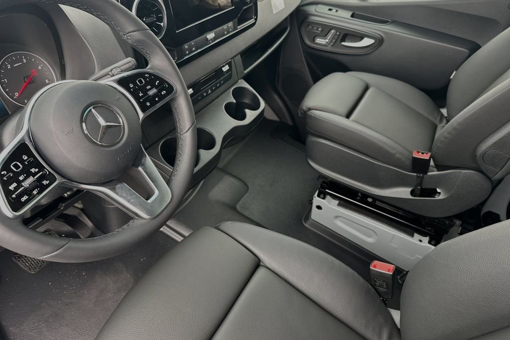 Used 2024 Silver Mercedes-Benz Cargo 170 WB image 9