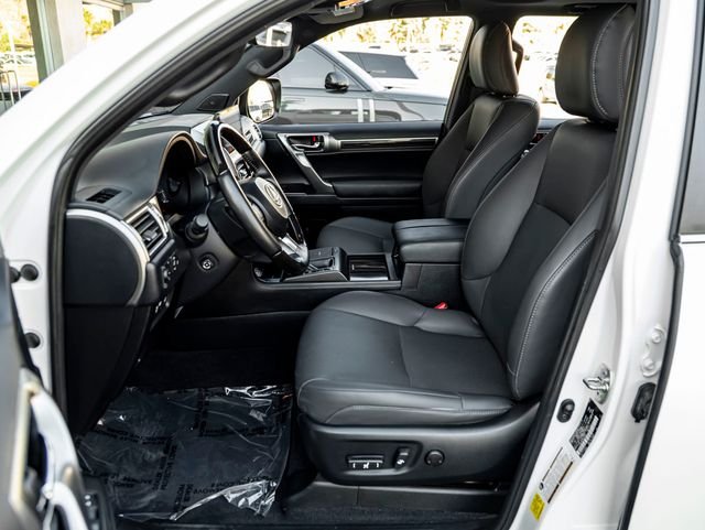 Used 2023 White Pearl Lexus 460 image 18