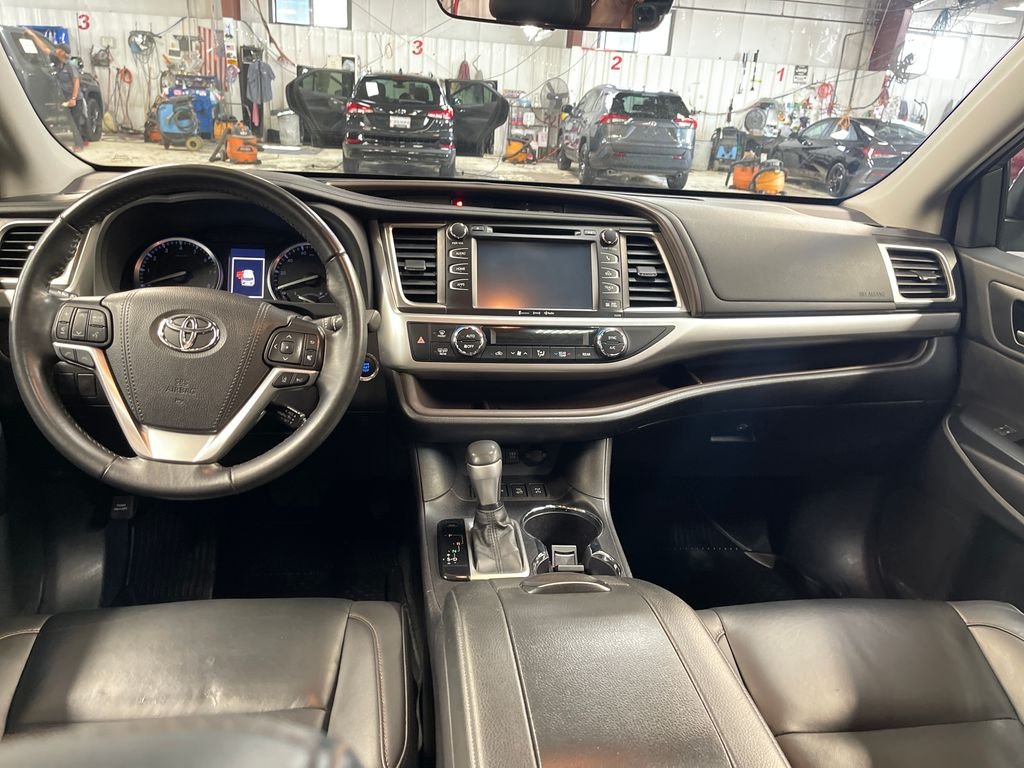 Certified Used 2019 Gray Toyota XLE image 17