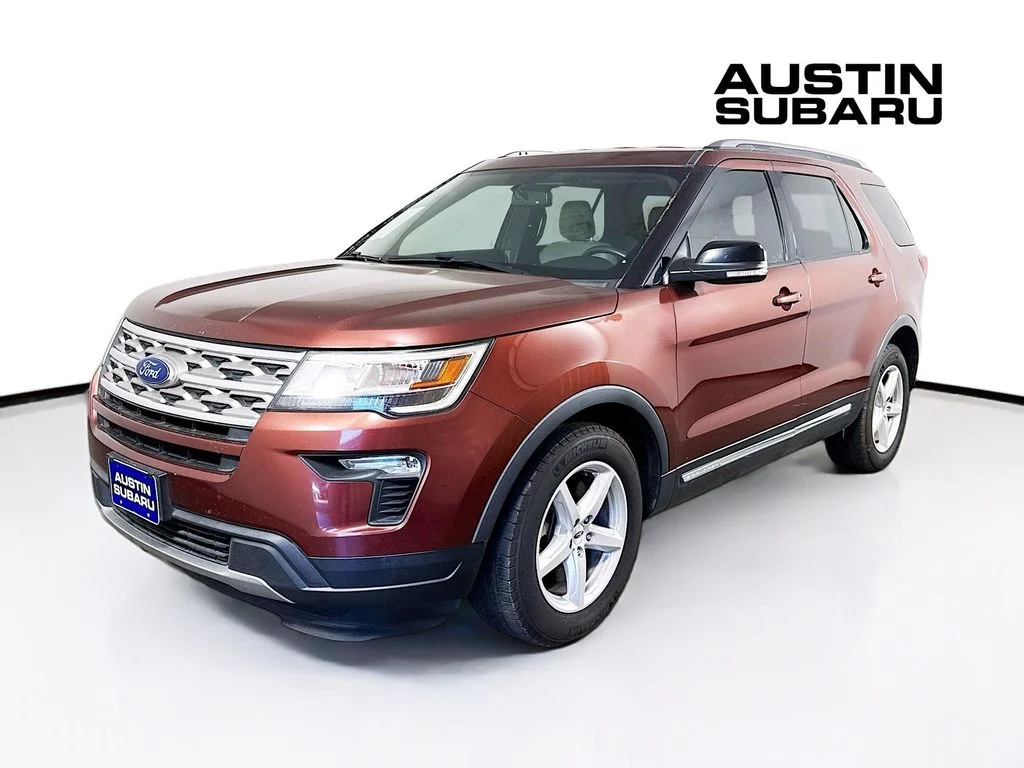 Used 2018 Red Ford XLT image 3