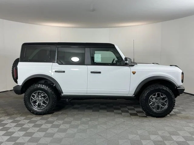 New 2025 Oxford White Ford Badlands image 4