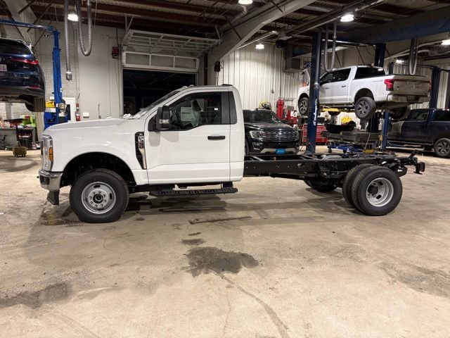 New 2026 Oxford White Ford XL image 4