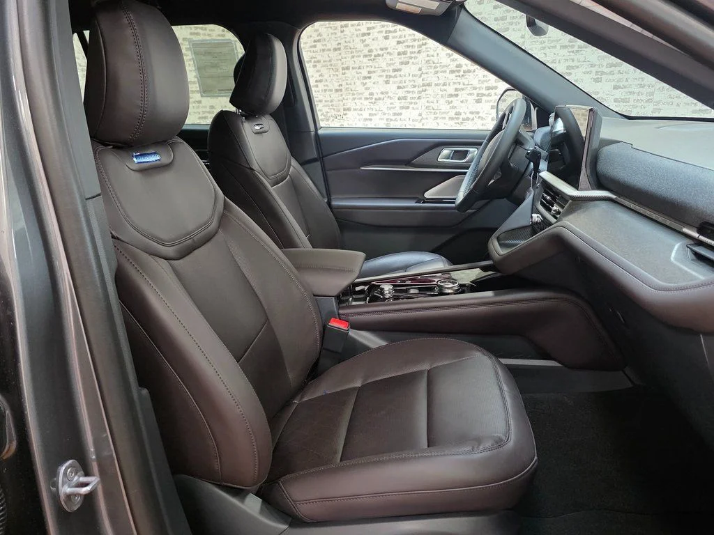 New 2026 Gray Ford Platinum image 12