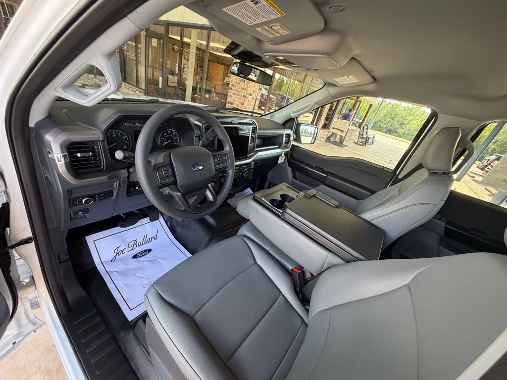 New 2026 Oxford White Ford XL image 5