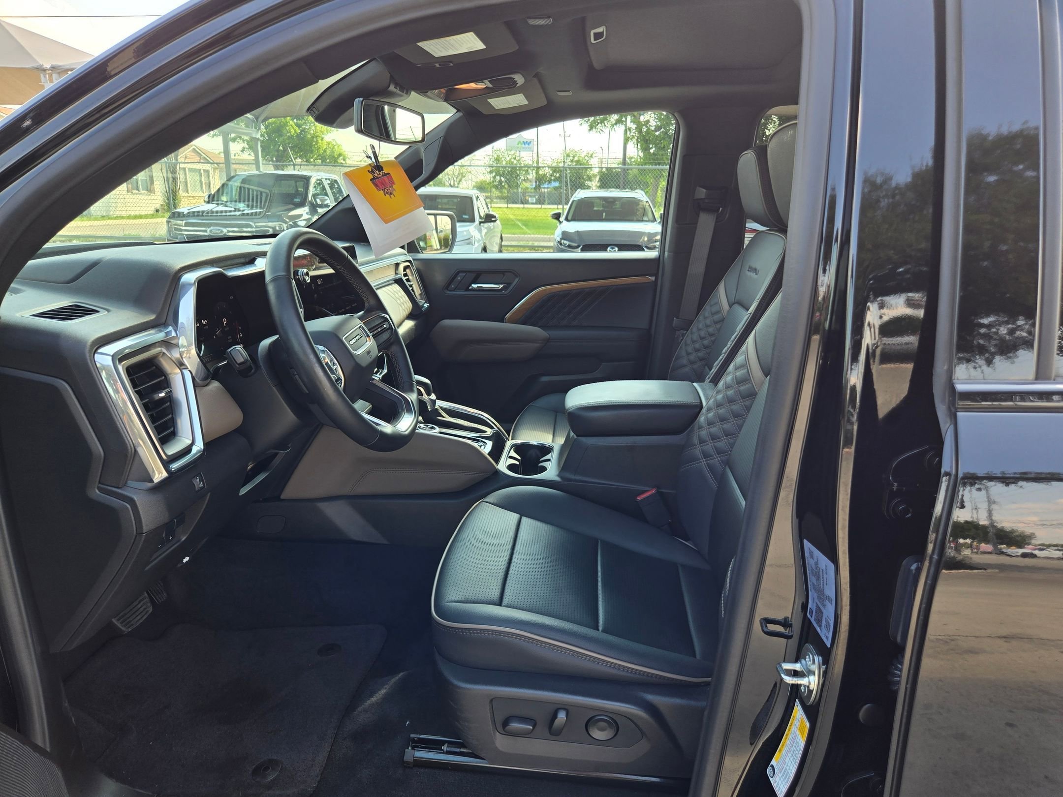 2025 GMC Canyon Denali - Photo 10
