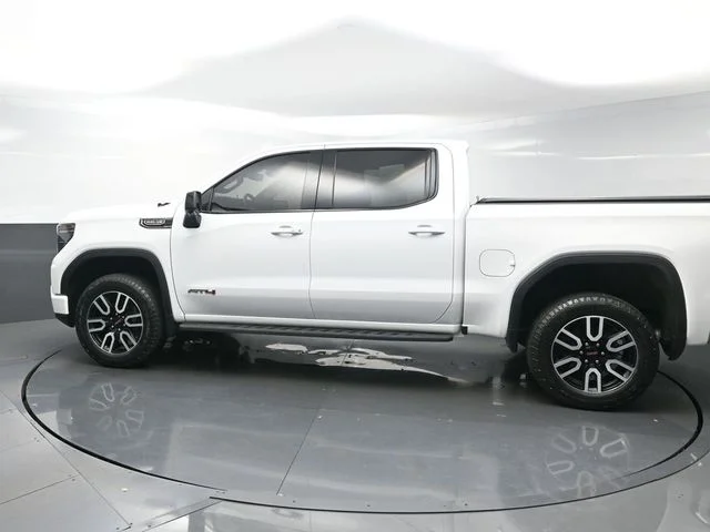 Used 2023 White GMC AT4 image 4