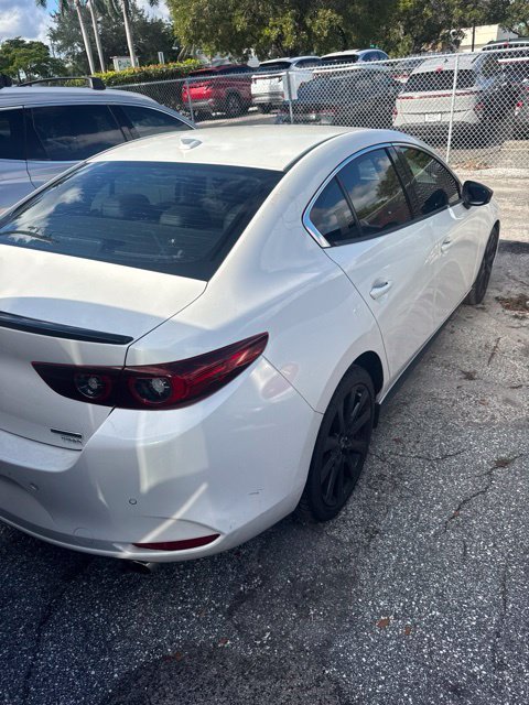 Used 2022 White Mazda Premium Plus image 3