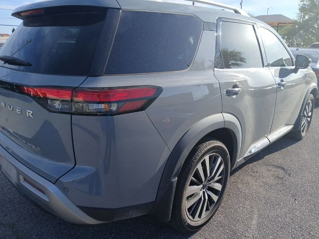 Certified Used 2022 Gray Nissan Platinum image 4