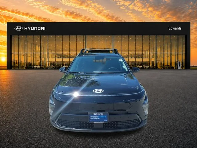 Used 2024 Black Hyundai SEL image 3