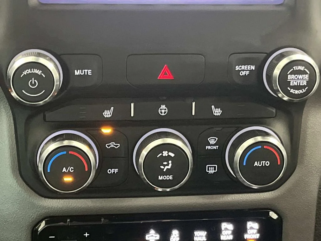Used 2019 Bright White Clearcoat Ram Rebel Crew Cab 5.7L V8 4x4 1 Owner image 20