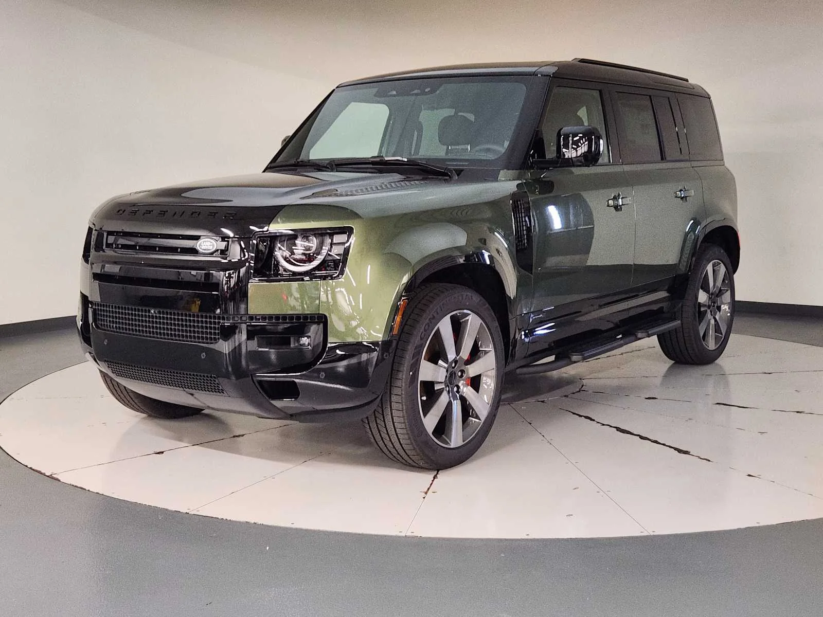 New 2026 Woolstone Green Metallic Land Rover X image 2