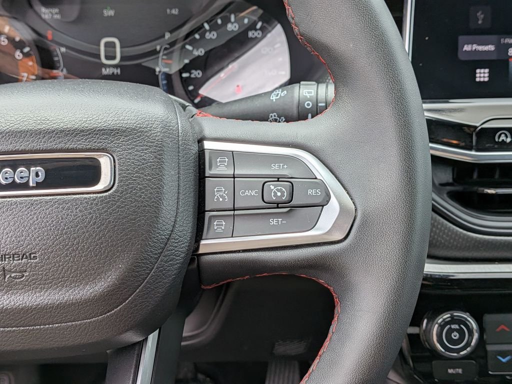 Used 2024 Silver Jeep Trailhawk image 21