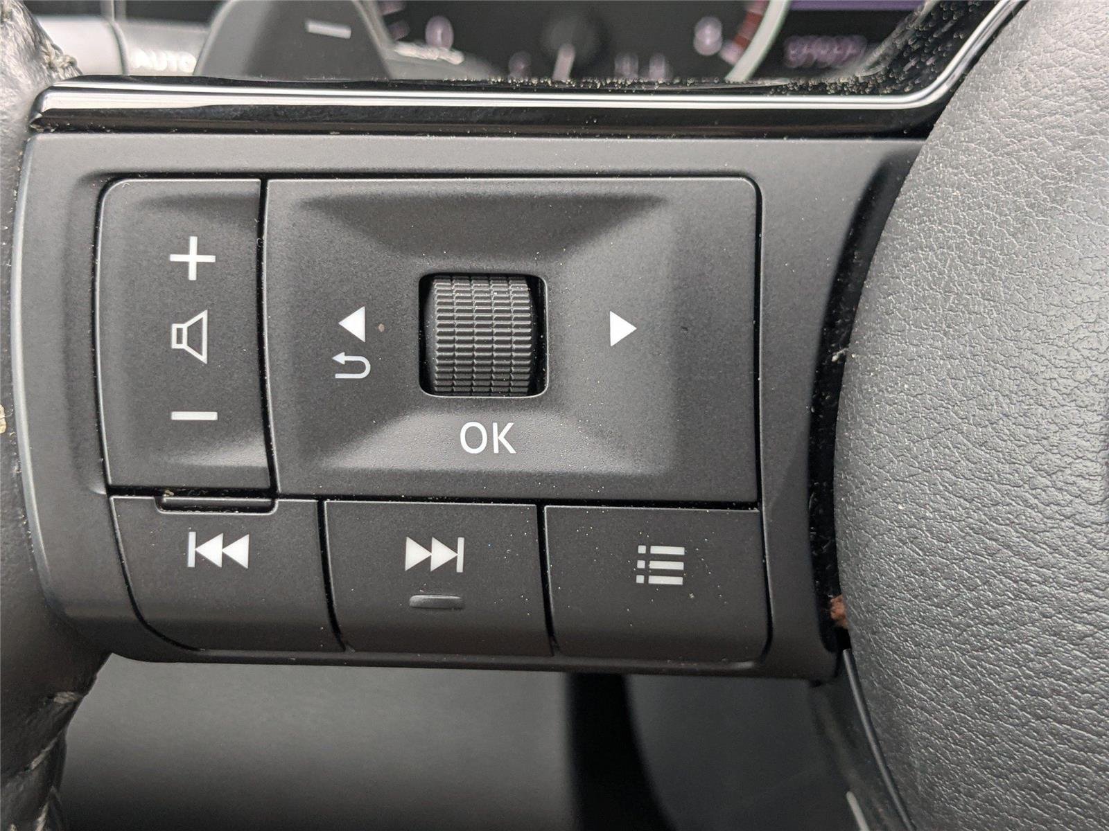 Used 2022 Deep Ocean Blue Pearl Nissan SL image 23