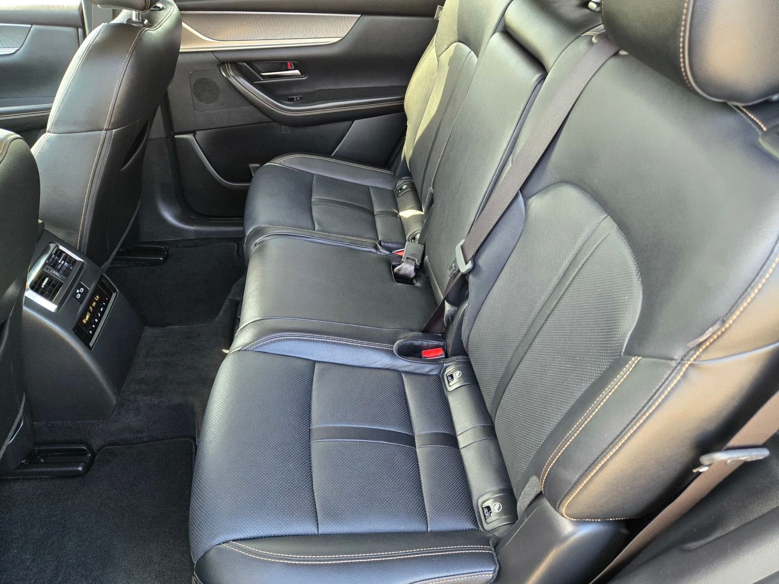 Certified Used 2024 Machine Gray Metallic Mazda Preferred image 13