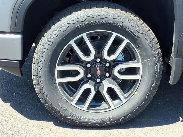 2026 GMC Sierra 1500 AT4 - Photo 8