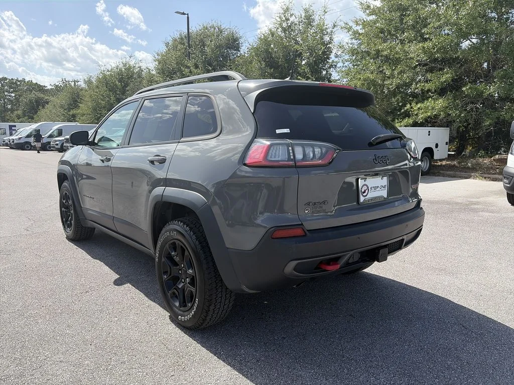Used 2019 Gray Jeep Trailhawk image 5