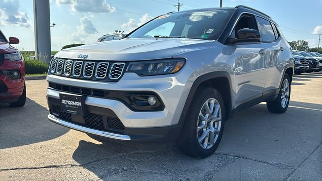 Certified Used 2025 Silver Jeep Limited image 5
