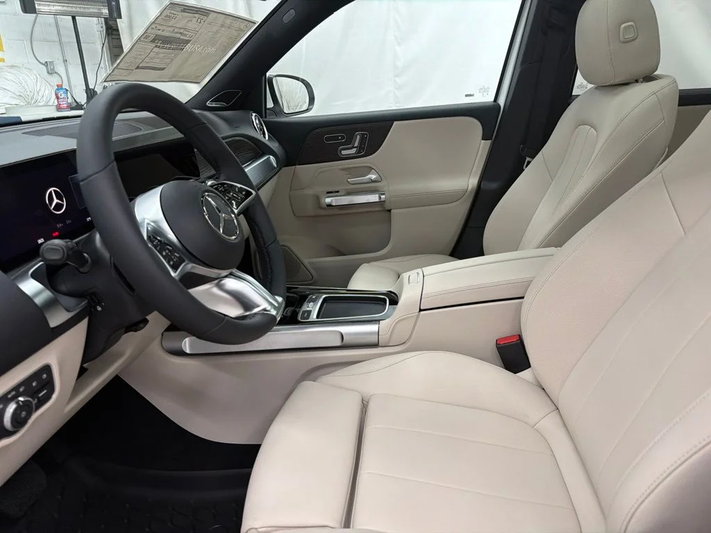 New 2026 White Mercedes-Benz GLB 250 image 14