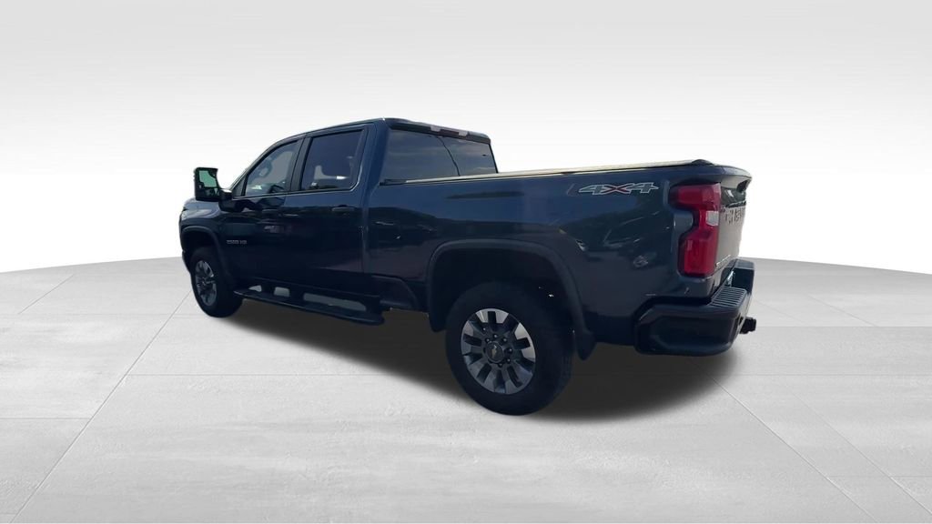 Used 2021 NORTHSKY BLUE METALLIC Chevrolet Custom image 4