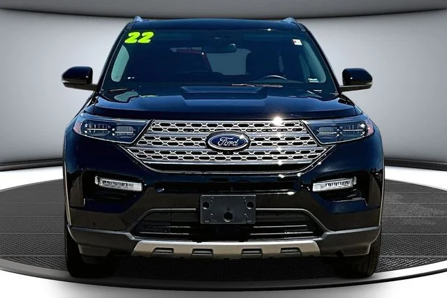 Used 2022 Ford Explorer Limited with VIN 1FMSK8FH8NGC07924 for sale in Kansas City